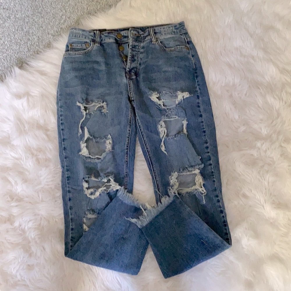 New Fashion Nova Distress jeans